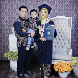 Indyra Fransisca profile icon