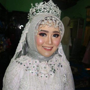 Agrh Putri profile icon