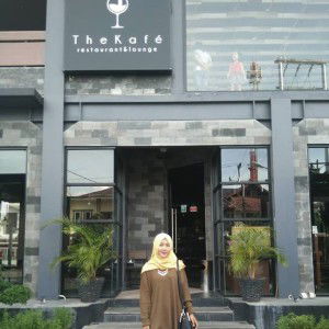 Juli Manda Sari profile icon