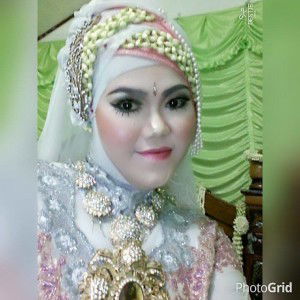 Riris Dwi Hardianti profile icon