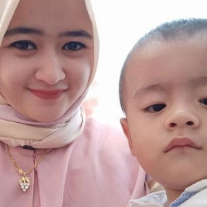 Evi Nopiyanti profile icon