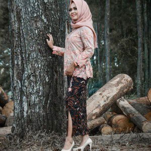 Yunie Prastiya profile icon