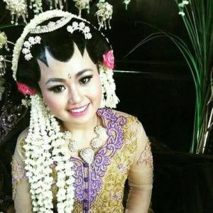 Maya Rianti profile icon