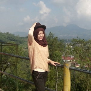 Indah Puspitasari profile icon