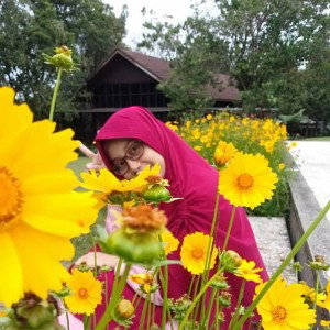 Sherly Anjarsari profile icon