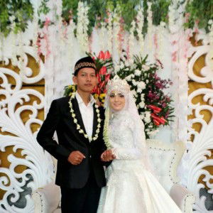 intan sari profile icon