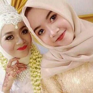 Henii Kurniawan profile icon