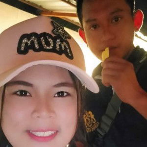 จะรักก้อไม่รัก จะทิ้งก้อไม่ทิ้ง profile icon