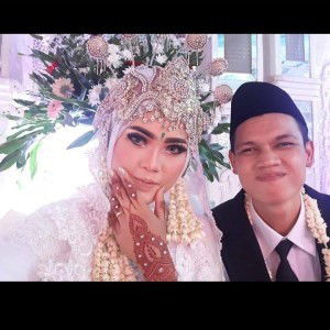 Ratna Sari profile icon