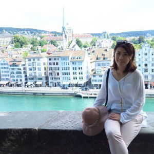 Lily Vivi profile icon