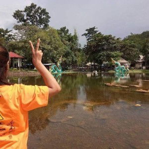 Bee Bee JanhomJa profile icon