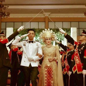 Dini Yuhelfi Nuryanto profile icon