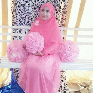 Ria Nur Safitri profile icon