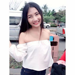 พลอย ใส'ใส profile icon