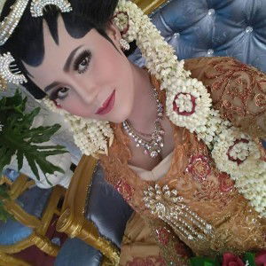 Khoirotin profile icon