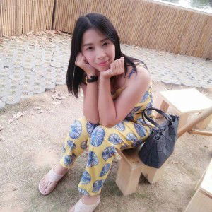 Aom Pirunrat profile icon