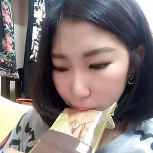 Junenie June profile icon