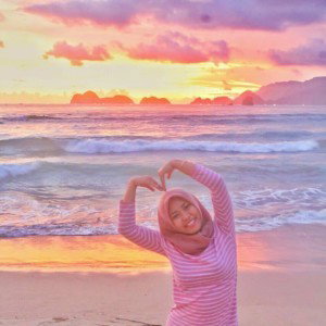 Ninik Tri Wahyuni profile icon