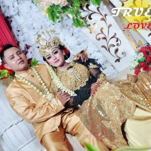 Fitri Antika Sari profile icon