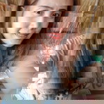 Toey Oranoot profile icon