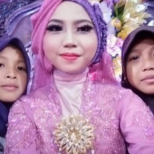 Desi Gustiani profile icon