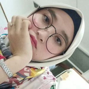 Ella Lisiana profile icon