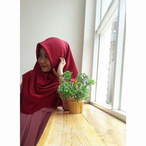 Vina Vauzia Aurora profile icon