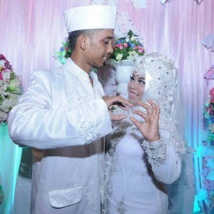 Ratna Ahmad Fauzi profile icon