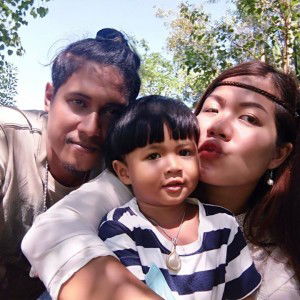 ลูกอั๋น แม่อ้อ พ่อฉัตร profile icon