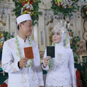 Devi Permatasari profile icon