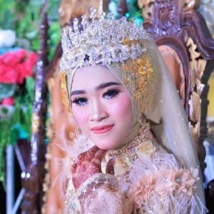 Rini Kusuma Dewi II profile icon