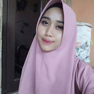 Selvia Khoirunnisa profile icon
