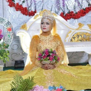 Lia Indah Sari Fauzi profile icon