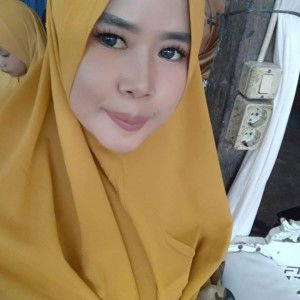 Lili Deswari profile icon