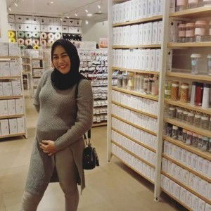 Andini Putri Lestari profile icon