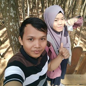 Esti Widia profile icon