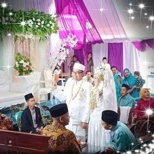 Dini Indriani profile icon