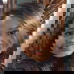 Julia Purnawinata profile icon