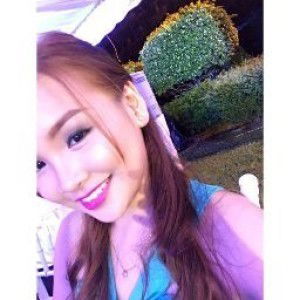 monina myka de leon profile icon