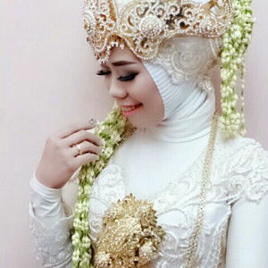 Chyntia Pracellia profile icon