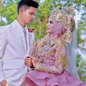 Intan Chimot profile icon