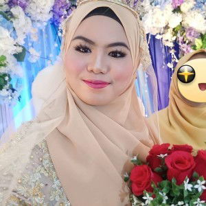 Ayu Nazira profile icon