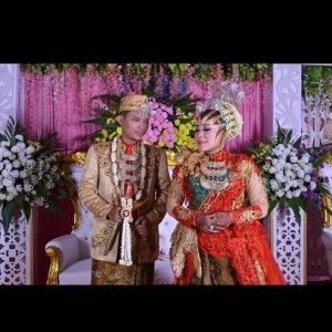 Novia Sugiarsih profile icon