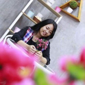 Della Riski Oktaviany profile icon