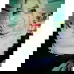 dina kharisma profile icon