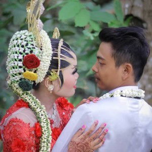 Yhunie Hidayat profile icon