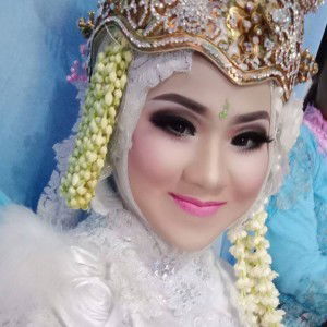 Lastri Pratama profile icon