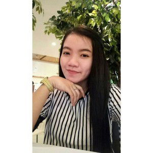 Rhevi Indah Kurniawati profile icon