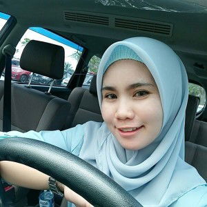 Momo Anggreini profile icon