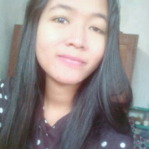 Ninik Tri profile icon